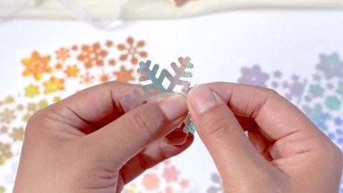 Christmas Envelope Seal Snowflake Sticker Glitter Xmas Winter Label Snowflake Dot Stickers Decals for Card Box Home Crafts Decoration (Silver, 20 Sheets)