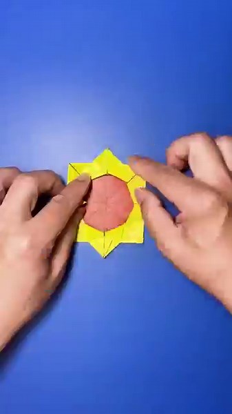 How to make an easy origami sunflower #shorts