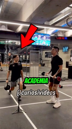 ACHO QUE ELE SE ARREPENDEU 😂 #curiosidades #interessante #academia #treino