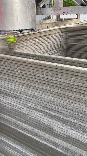 Will 3D printed construction methods cost the construction industry thousands of jobs? Yes and no. This machine allows Printing Places to print a 2,000 square for house in only 16 print days with three people. This saves up to 50% in time and possibly up to 40% in cost. Starting in 2023 we will be available for hire for large residential subdivisions and commercial projects. #3dprinting #sq4d #automateconstruction #3dprintingauthority