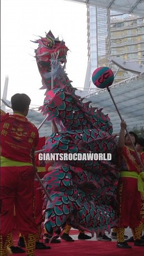 Acrobatic Stunt Dragon Dance