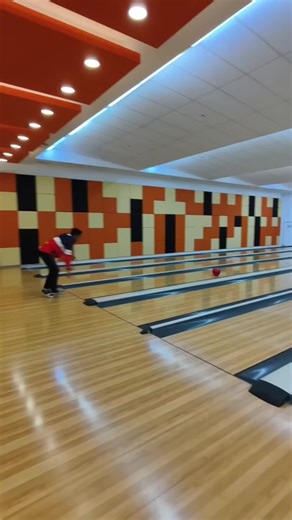 Alhamdulillah, selesai blake program bowling bersama anak anak U14,15,16 & parent hari ni 🎳 Terima kasih banyak kepada semua parent yang sudi luangkan masa, beri sokongan dan memeriahkan program ni. Maaf kalau ada yang terkurang dari segi layanan, pengurusan atau apa-apa kekhilafan 🙏(hampers rabok) Kalau semua rasa ok & seronok, insyaAllah kita buat lagi program macam ni akan datang. Terima kasih juga kepada parent yang dah bagi sumbangan untuk next program 😝🤣 Semoga program sebegini dapat p