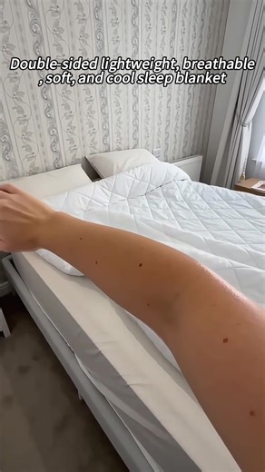 Summer's coming up, don't miss out on such a cool summer blanket😍😍😘#summer#blanket#soft#tiktokshop#fyp