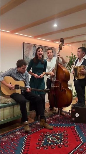 Melanie Und Oesch's Die Dritten - Yodeling - LIVE JAM