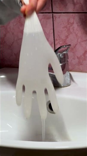 Chill Out! Craft Your Own Frozen Hand Fun! ❄️🖐️