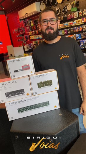 Interfaces de Áudio Behringer UCA222 UM2 UMC22 UMC404HD #behringer #proshows #interface #uca222 #um2 #umc22 #umc404hd