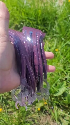 10-inch Legend Worms in the color morph Metal Mist from @traviscrosman #deadonplastixllc using #redlabelmedium #notsponsored #softplastics #baitmaking #modestbaits #fishinglures #deadonplastics @Angling Ai #legendwormmold #colormorphing