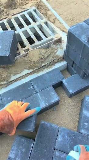 THIS TAKES SOME SKILL 👏 #construction #constructionwork #diy