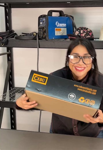 Mis botas de trabajo nuevas @Botas Cebu México #welding #soldadura #boots