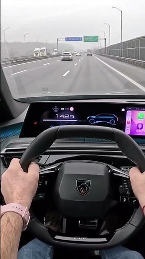 2026 Peugeot E-5008 GT AWD 73kWh (325 HP) Acceleration Test