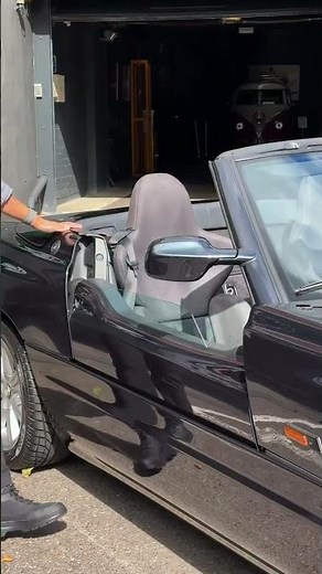 What kind of car is this? 😎#carreview #auto #convertible #unusualcars #car #cabriolet #convertibl...