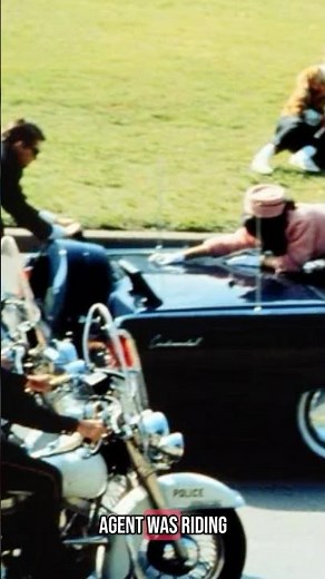 JFK: Jackie On The Trunk (Malcolm Kilduff)