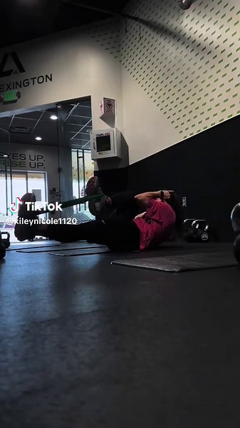 Pulled hamstring = lots of modifications for most movements but it felt SO good to be able to get a full workout in finally