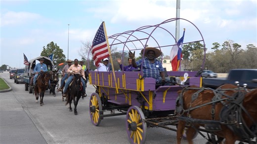 Trail riders were spotted riding along the Eastex Freeway just south of Kingwood as the 2026 Houston Livestock Show and Rodeo kicks off. The riders were seen traveling along the freeway frontage road area, drawing attention from passing motorists as the annual event gets underway. | Houston Stringer
