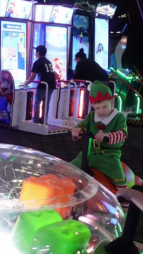 Hanging out with Santa @SantaCorky at Dave & Busters after he gets kicked out of Disneyland!