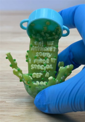 Hi yes I’ll take all of them please 🤓 @Miniverse Make It Mini SpongeBob SquarePants Splashing Alphabet Soup SHAKER 😆 #miniverse #makeitmini #miniversecreator