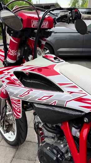 Beta RR 125 4T: Top Spec with Carbon Fiber