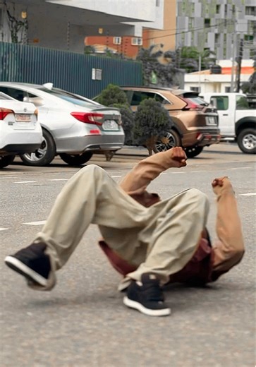 Street Dance Battle: Who Wins the Last Beat?