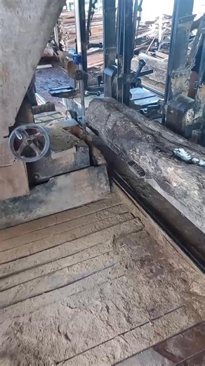 Bajuri Bajuri | Sawmiil saw #woodworking #carpenter #creative #ideas #art #plywood | Instagram