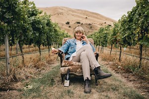 New Zealand wine industry legends pouring their hearts into a new labor of love