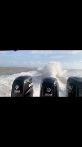 3 engine Menerjang ombak | Heri Yawan