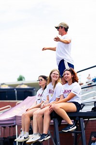 🎥 Take a look back at the awesome experience these students had at the 𝟮𝟬𝟮𝟱 𝗖𝗿𝗼𝘄𝗻𝗕𝗘𝗔𝗧 𝗗𝗿𝘂𝗺 𝗠𝗮𝗷𝗼𝗿 & 𝗟𝗲𝗮𝗱𝗲𝗿𝘀𝗵𝗶𝗽 𝗖𝗮𝗺𝗽 last weekend -- HUGE thank you to our hosts at River Bluff High School! 📸 Photos from this camp are now available to download: carolinacrown.smugmug.com/2025/Summer-Clinics/Leadership-Drum-Major-Clinic-River-Bluff | Carolina Crown