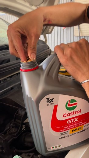 Mẫu mới dành cho gia đình castrol GTX làm sạch động cơ #MrDan #Castrol | Văn Dân