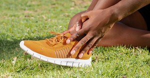 Entorse du pied : symptômes, gonflé ou sans gonflement, traitement, durée