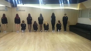 237K views · 10K reactions | é incrível como absolutamente TODOS os começos de coreografias do TWICE são 100% icônicos e memoráveis, são as patroas mesmo | You better think about it TWICE | Facebook