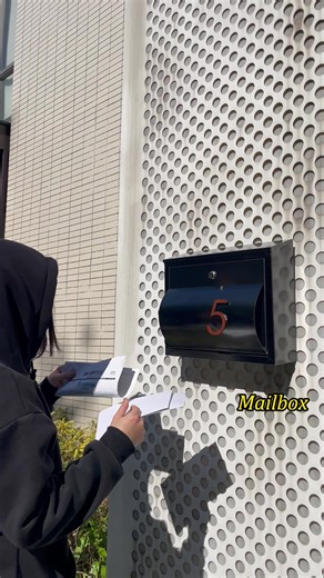 From secure storage to easy retrieval 💌 our outdoor parcel boxes have got you covered #ParcelBox #OutdoorMailbox #SecureDelivery