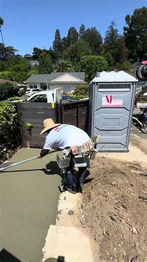 Pouring Concrete Trash Can Pads | Buildda