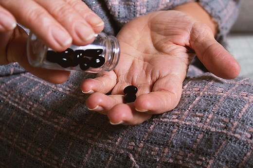 What Is The Black Beauty Pill? Black Beauties Drug - Lighthouse Treatment Center