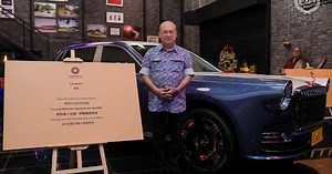 Sultan Ibrahim becomes first person in the world to own Hongqi L5 luxury sedan [NSTTV] | New Straits Times