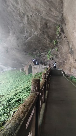 𝘕𝘢𝘵𝘶𝘳𝘦 𝘛𝘳𝘢𝘷𝘦𝘭 𝘈𝘥𝘷𝘦𝘯𝘵𝘶𝘳𝘦 on Instagram: "The incredible view of a water fall 🎥: ？dm for credit ✨ 👐 🙂 Keep following @paradixeview #reel #reelsinstagram #reelsvideo #viralvideos #folkscenery #explorepage #trending #travelphotography #traveltheworld #amazing #keepsupporting #travel #explore #foryou #instagram #instagood #reels #viral #satisfyingsounds #relaxing #art #bhfyp #discoveredonreels #oneminutemusic"