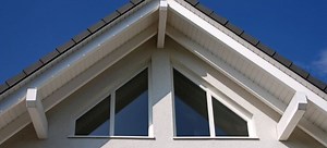 Vinyl Soffit vs Aluminum Soffit | DoItYourself.com