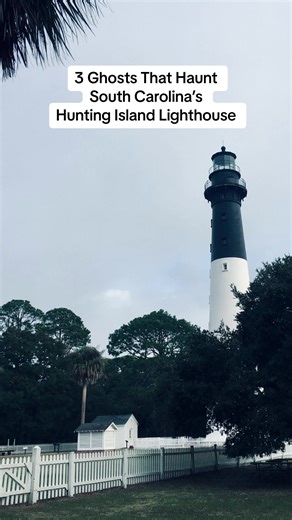 3 Hunting Island Lighthouse Ghosts #hauntedlighthouse #hauntedplacesinamerica #huntingislandstatepark #hauntedtiktok #hotnhaunted