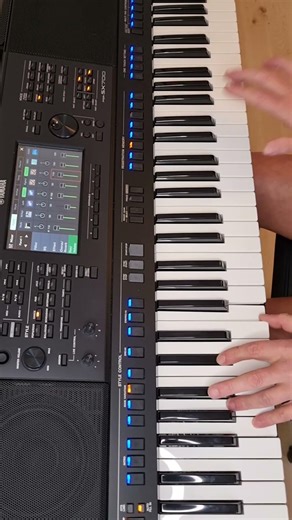 Yamaha PSR SX700 String + Distortion 👍🏻👍🏻👍🏻 #remix #music #coversong #instrumental #party