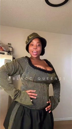 The moiré effect is amazing on this outfit