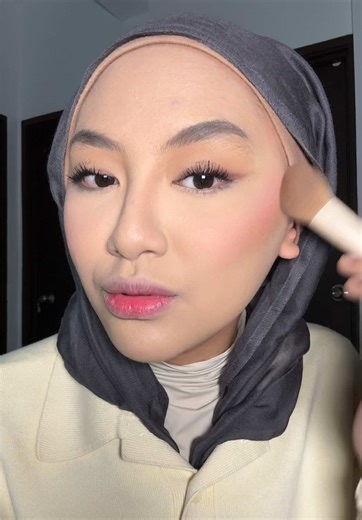 Mekap Harian Simple Elina Aisyah
