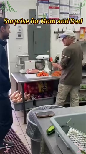 Surprise #surprise #usa #love #reunion | Scare Prank Club