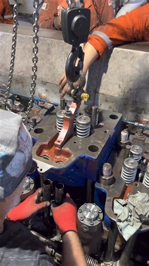 •Main Engine Wartsila 20•⚙️ •Cylinder Head• 🛠️Marine Diesel Engine Service⚙️ provides naval mechanical service, ship engine repair and maintenance, azimuthal and thruster maintenance, sale of spare parts, our experience provides with manufacturer Niigata, Wartsila, Man B&W, Bergen, Deutz, Mak, ABB turbocharger, Cummins, Yanmar among others. 🔧•The company ready to operate service wherever the ship is 24Hrs.⏱️•Mechanic Company🥇 that operates in the naval/industrial sector. Professionally specia