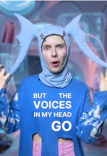 gonna get sh*t done👽 Well, 1st video on a zero account and I’m going straight in, showing my work right away :) I’m a designer of alien fashion — I create the most unusual looks in the feahrom-core style and build new worlds along the way🪼 #independentdesigner #fashiontransformation #alienfashion #alienaesthetic #surrealstyle