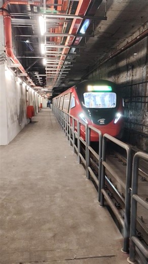 Hyundai Rotem at Putrajaya Line (set 245) arriving Raja Uda