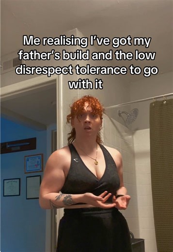 except I’d never beat children up HAHAHA big difference between us #bodybuilding#bodypositivity#metalfamily#metalfamilyvicky#ironiclightbulb