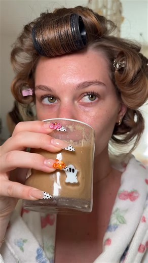 135K views · 4.2K reactions | doe eye makeup tutorial 狀歷癩 all products/shades are listed in order in my bio! look under “recent tiktoks” and click the picture﫶 #makeup #makeuptutorial | ᴋ ᴀ ʏ ʟ ɪ | Facebook