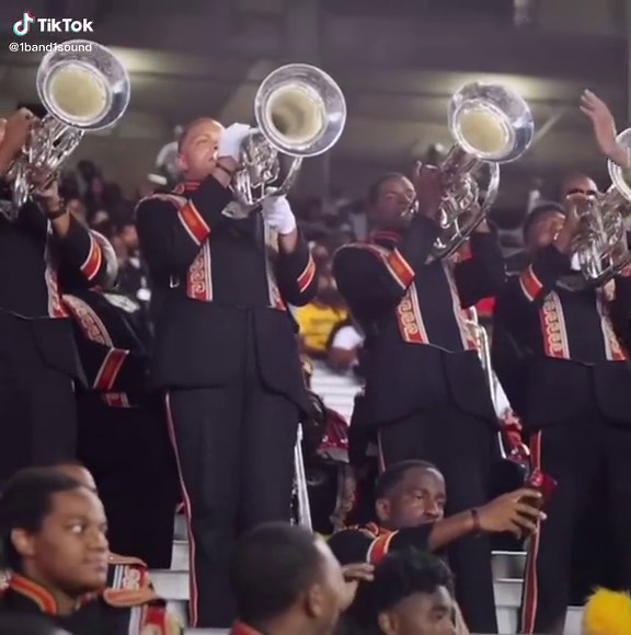🔥 or 👎🏾, Comment Below‼️👇🏾 ##1band1sound##bandheadsonly##entertainment##sports##halftime##singing##music##goodvibes##instrument##drums##bandheadsunite##explorepage##media##hbcubands##battlefield##culture##drumcorps##dci##swac##meac##ciaa##siac##hbcu##hbcupride##blackexcellence##viral##entrepreneur##youtube
