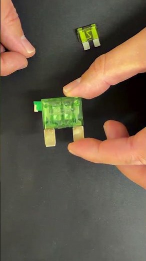 Small Fuse vs Big Fuse (Same Amps… Why?)