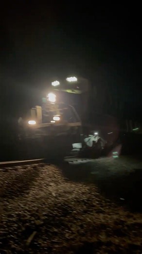 CSX 3194 (Spirit of our Law Enforcement) leading B828 North up the Lineville sub