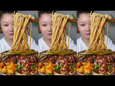 Chinese Rural Food Feast | Spicy Noodles With Pork & Chicken Soup So Delicious!