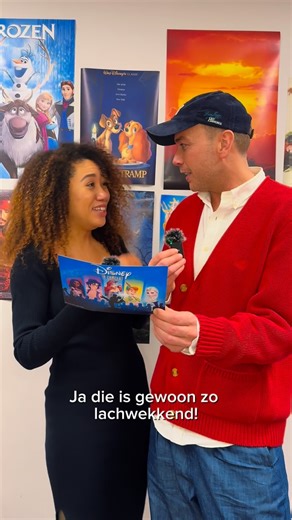 Disney in Concert NL on Instagram: "Wat zou jij kiezen: Sebastiaan uit De Kleine Zeemeermin of Hei Hei de kip uit Moana als huisdier? 💚🤩 De solisten weten het wel! #DisneyinConcert #FollowYourDreams"